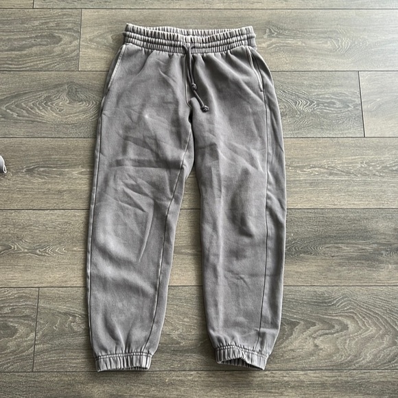 ARITZIA- Tna Boyfriend Sweatpant - Picture 2 of 4